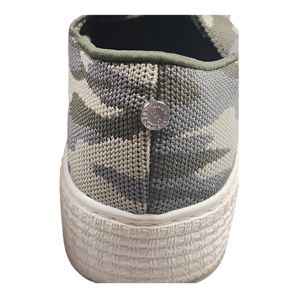 Madden NYC Camo Print Lace-Up Platform Sneakers Size 9W Casual Street Style - Picture 9 of 10